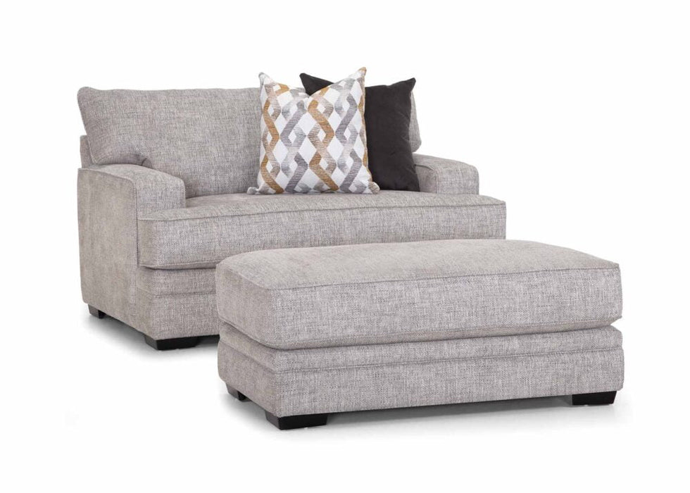 Protege Chair 1/2 neutral coloration