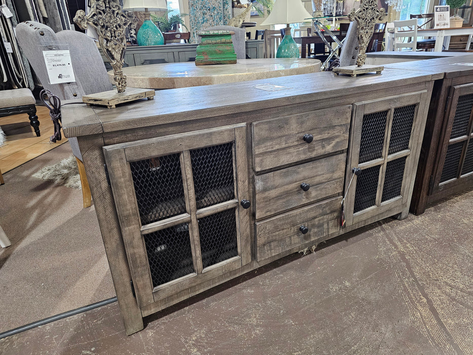 Entertainment Center in weathered gray color. Shelf with 3 drawers and 2 doors wit