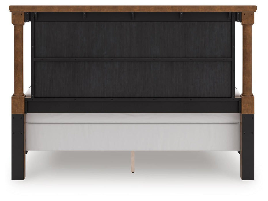 Rowlenstown King Poster Bed